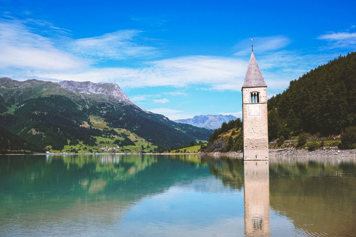 Lago di Resia e Glorenza - Italia