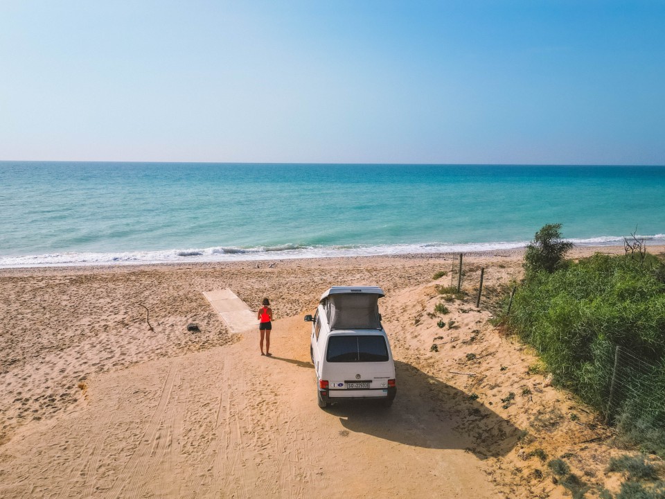 Vaniglia parcheggiato in spiaggia