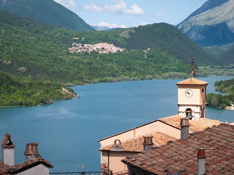 Vista sul Lago di Barrea