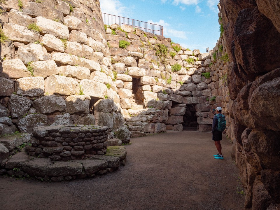 Gli interni del Nuraghe Santu Antine