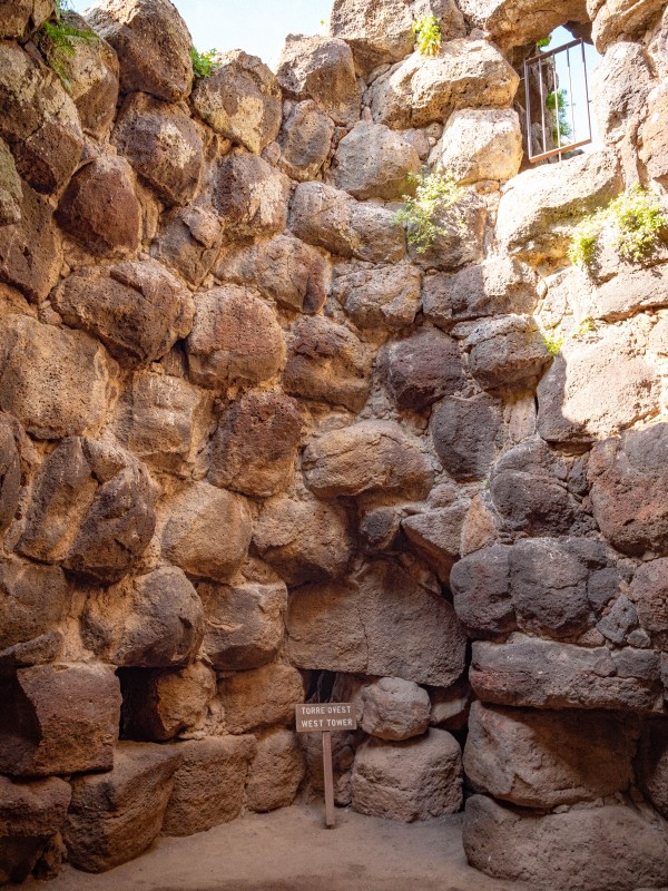 Gli interni del Nuraghe Santu Antine