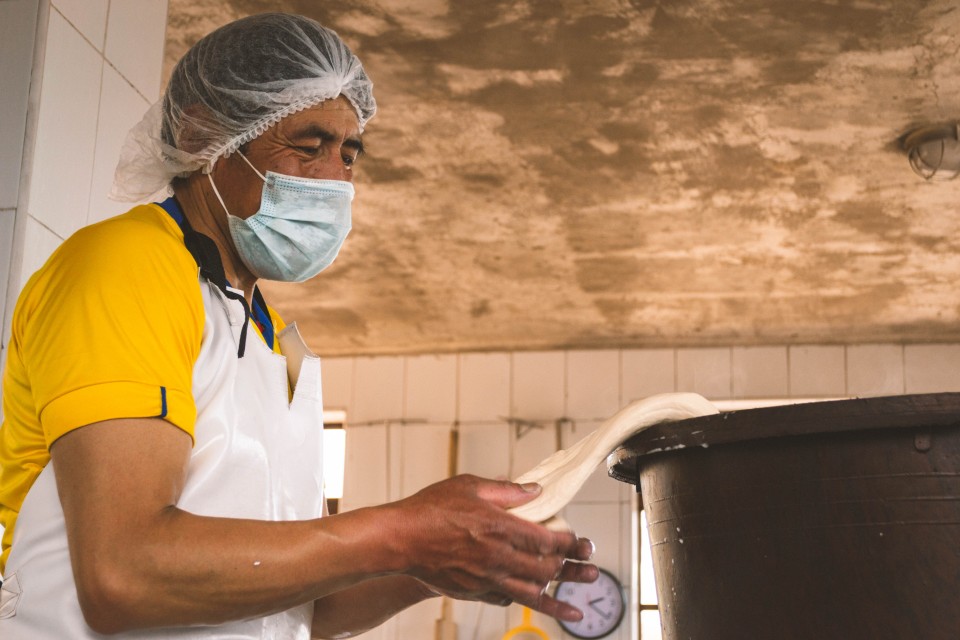 Lavorazione della mozzarella