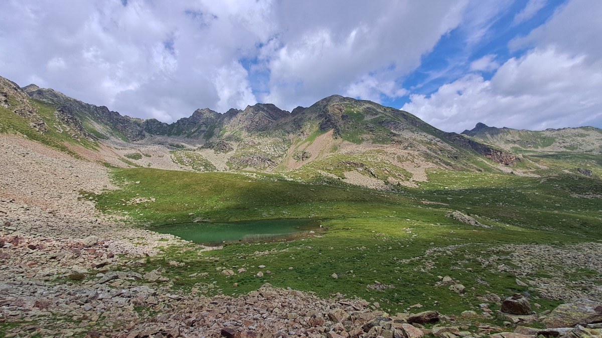 Ci lasciamo i laghi alle spalle