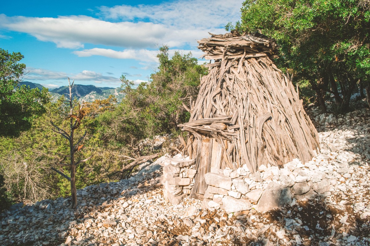 Discesa verso Cala Mariolu